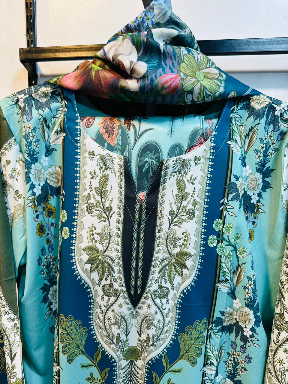 WOMEN'S SALWAR SUIT