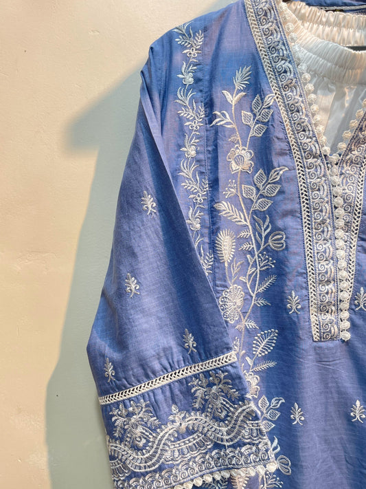 Exclusive Women’s Relaxed Fit Embroidered 2-Piece Outfit | Cotton Kameez